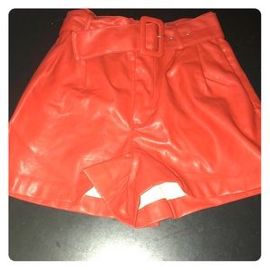 Leather short: small size!